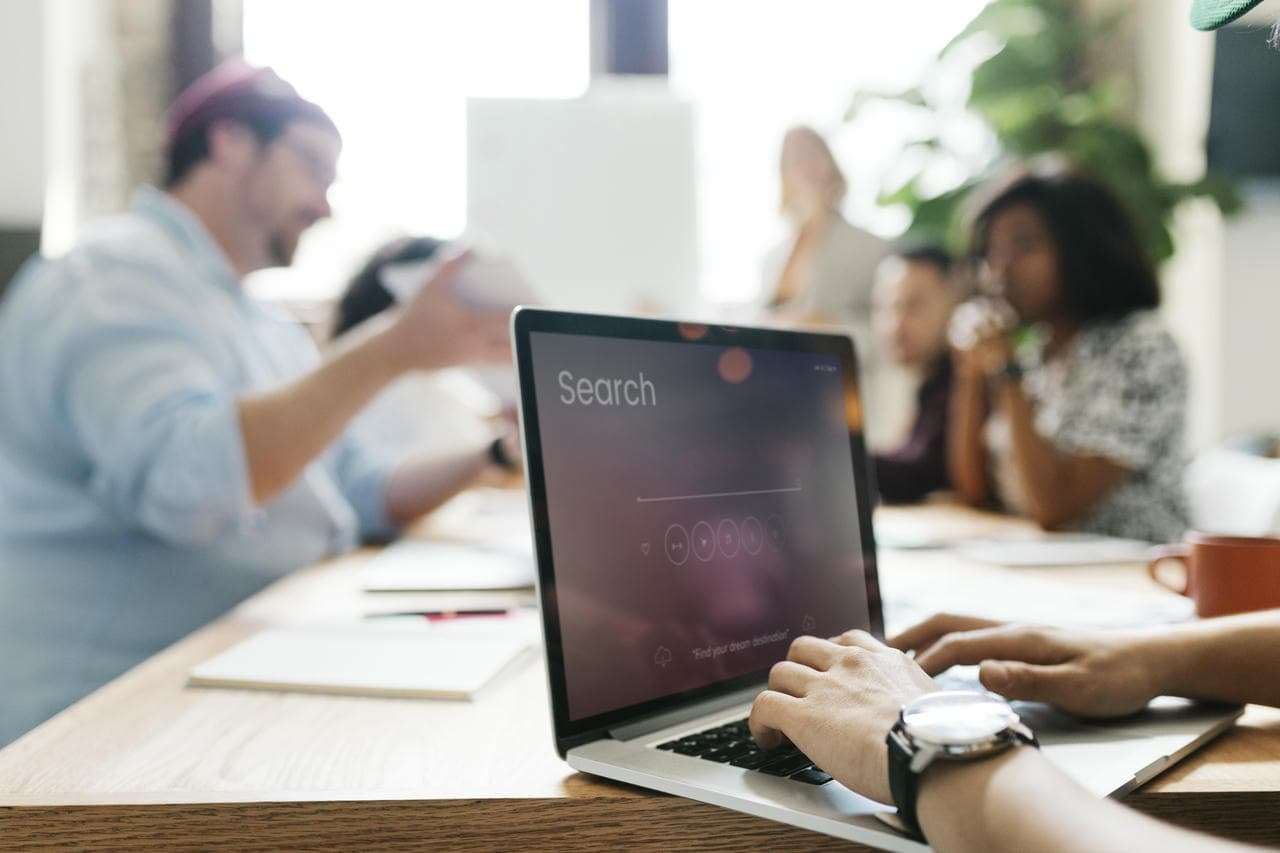 search-intent-e-topical-authority Rapporto tra search intent e topical authority nella strategia SEO